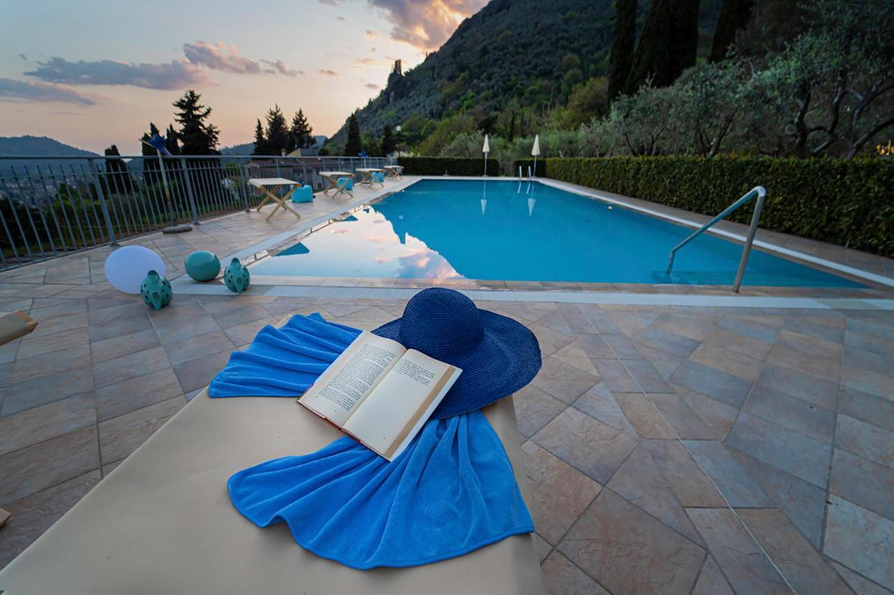 Sotto Il Cielo Di Toscana Appartamenti In Tenuta Only Adults No Pet Camaiore Eksteriør bilde